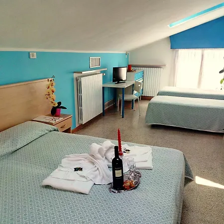 Centro Vacanze Opera Nascimbeni Hotel Cavallino-Treporti Buitenkant foto